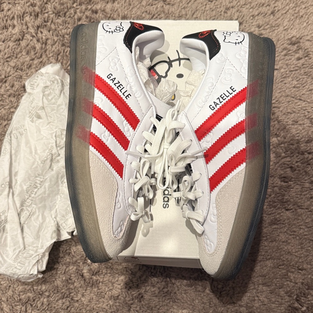 adidas Originals x Hello Kitty Gazelle Indoor - Picture 4 of 7